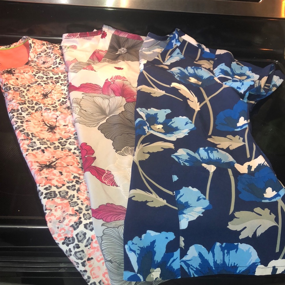 3 scrub top bundle  (1 sm, 2 med) $12 for all 3